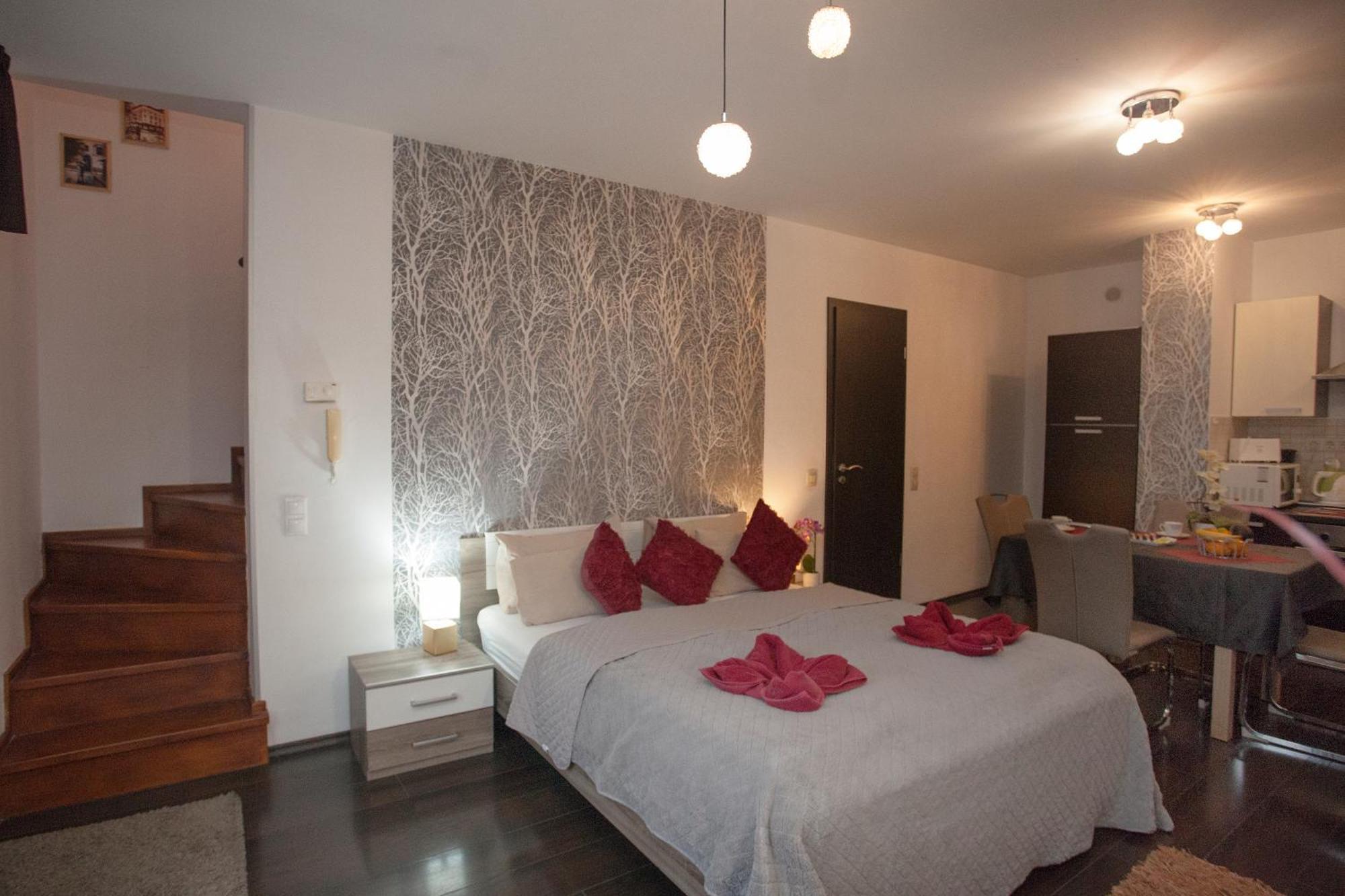Apartment Center